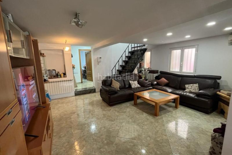 Chalet  en venta en La Cogullada, 5 dormitorios. en Terrassa