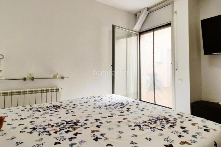 Planta baja  seminueva de 3 hab con patio de 60 m2 sur en rambla francesc macia en Terrassa