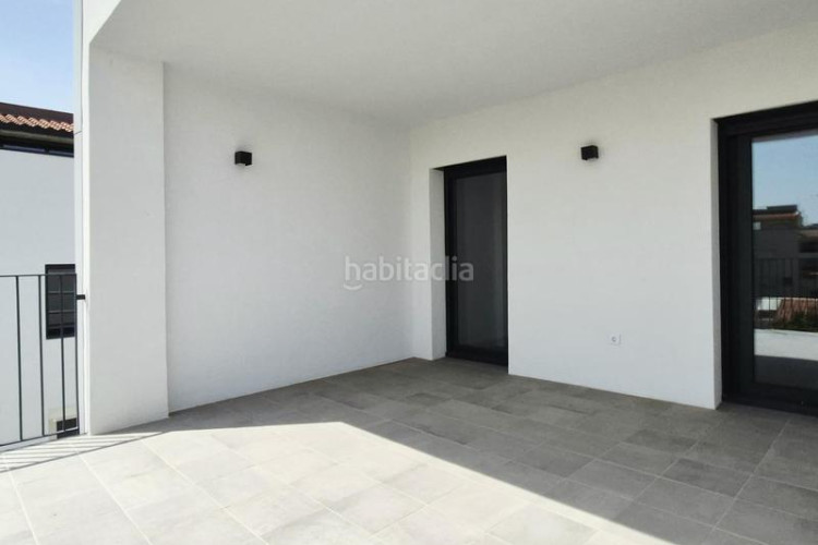 Dúplex duplex invertit obra nova de 160 m2 4 hab dobles i 4 terrasses al carrer transversal en Terrassa