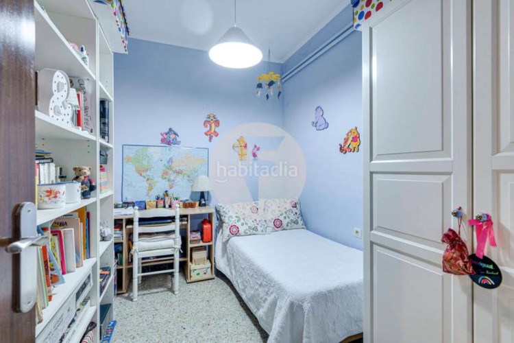 Casa exclusiva casa de tres plantas y un estudio a tan solo 5 minutos del centro en Terrassa