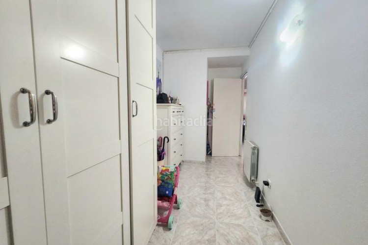 Piso con entrada independiente, terraza y parking en Terrassa