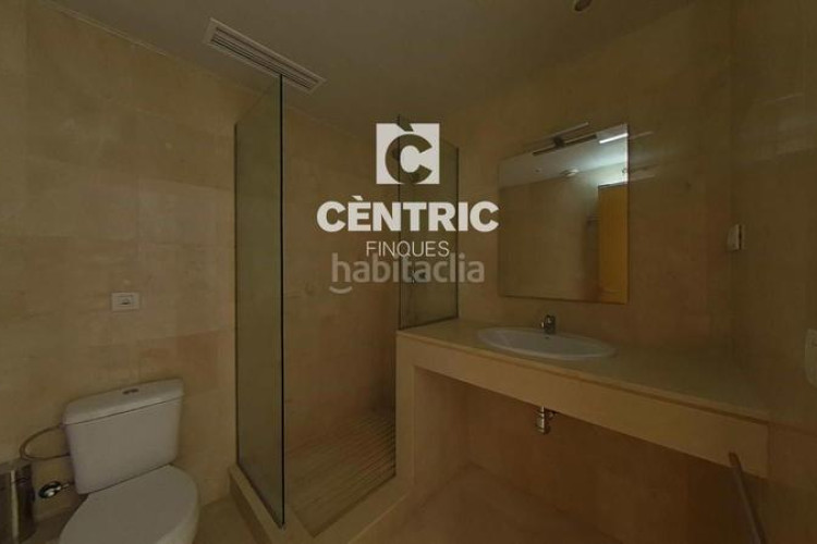Dúplex piso reformado con 3 habitaciones y alquiler activo inversión con recorrido! en Terrassa
