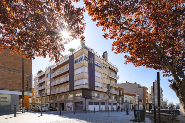 Piso  noble con frente al parc de vallparadís (museu tèxtil) en Terrassa