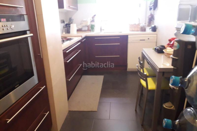 Piso  en venta, ,francesc macià. 4 hab, 2 baños. terraza 100 m2. ascensor, calefacción, a.a. pk opcional alquiler en Terrassa
