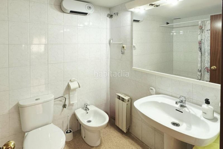 Piso pis espaios i molt lluminos amb parquing i traster a la gripia en Terrassa