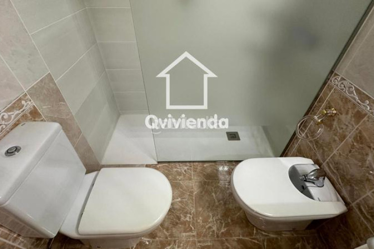 Piso  en planta baja de 3 habitaciones, todo exterior, La Cogullada en Terrassa