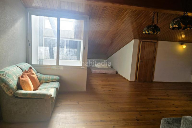 Chalet casa de 3 plantas con piscina y gran garajealmacén en Terrassa
