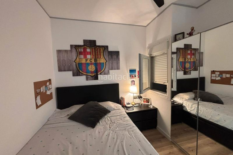 Casa adosada unifamiliar adosada, 4 habitaciones, gran garaje y terraza en Terrassa