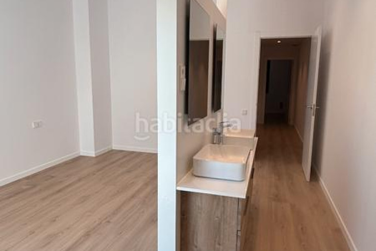 Casa en carrer de las navas de tolosa 87 exclusiva casa a estrenar con piscina privada en Terrassa