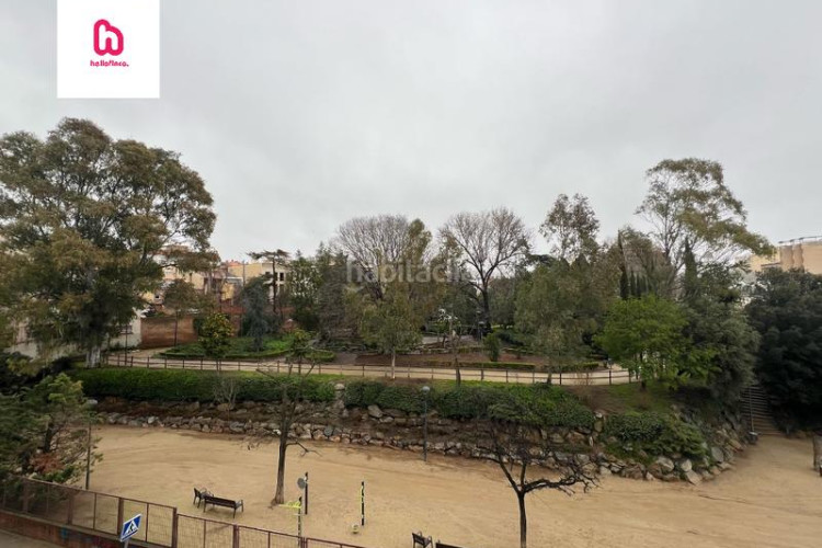 Piso  de 3 habitaciones con 2 balcones y vistas al parque sant jordi en Terrassa