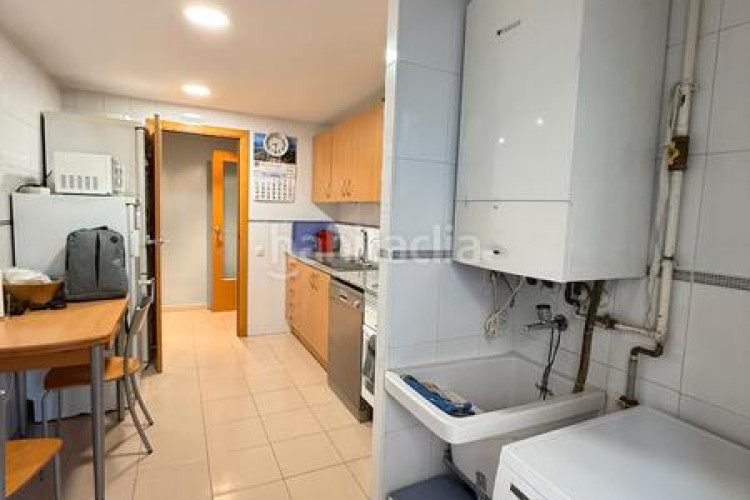 Piso planta baja con terraza - parking incluido en Terrassa