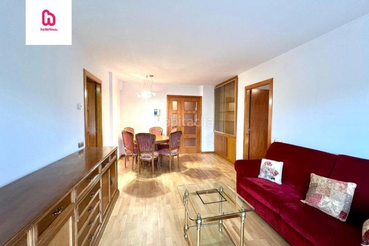 Piso  de 3 habitaciones con 2 balcones y vistas al parque sant jordi en Terrassa