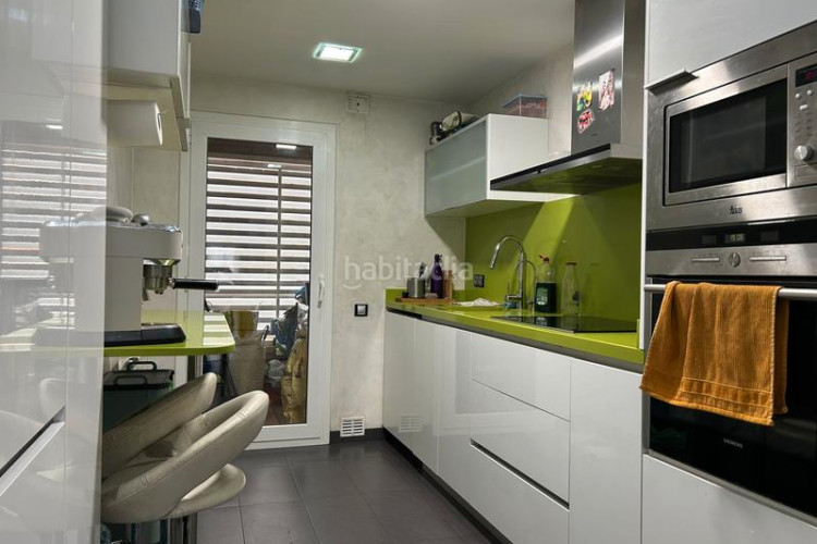 Piso 3 habitaciones, terraza, balcón y parking en Terrassa