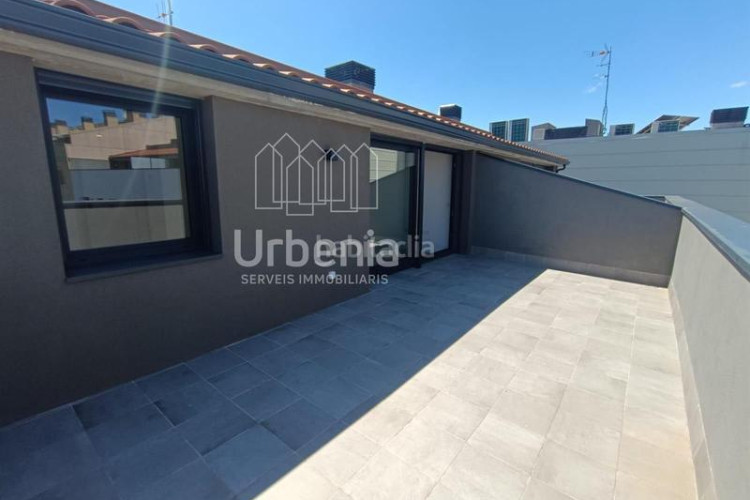 Dúplex duplex con terraza y tres habitaciones obra nueva en Terrassa