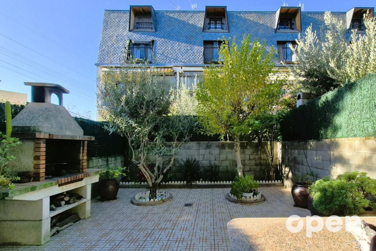 de Rocafort, Les Arenes - La Gru00EDpia  Can Montllor