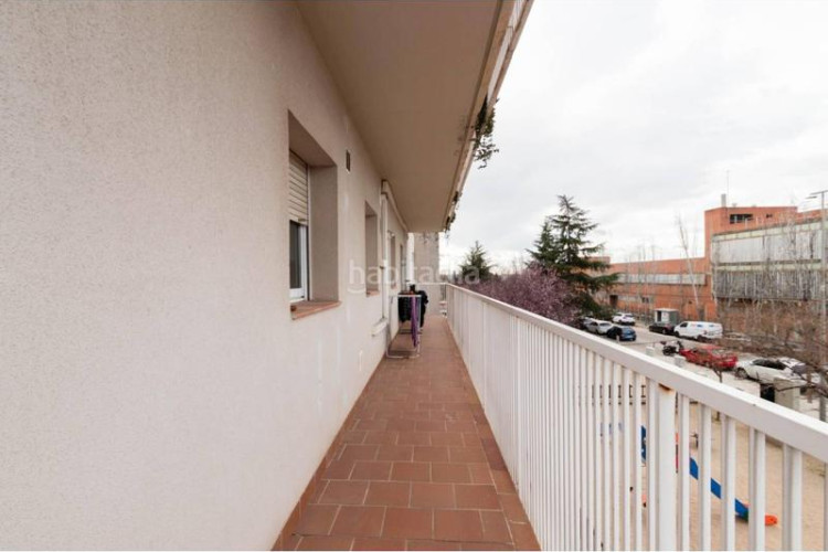 Piso pis local de inverssió habilitat com a vivenda a . en Terrassa