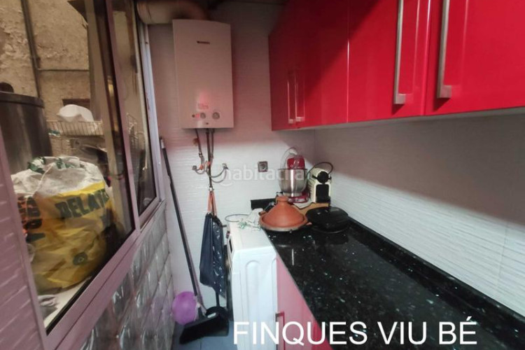 Piso  reformado de 3 habitaciones exterior con balcón en Terrassa