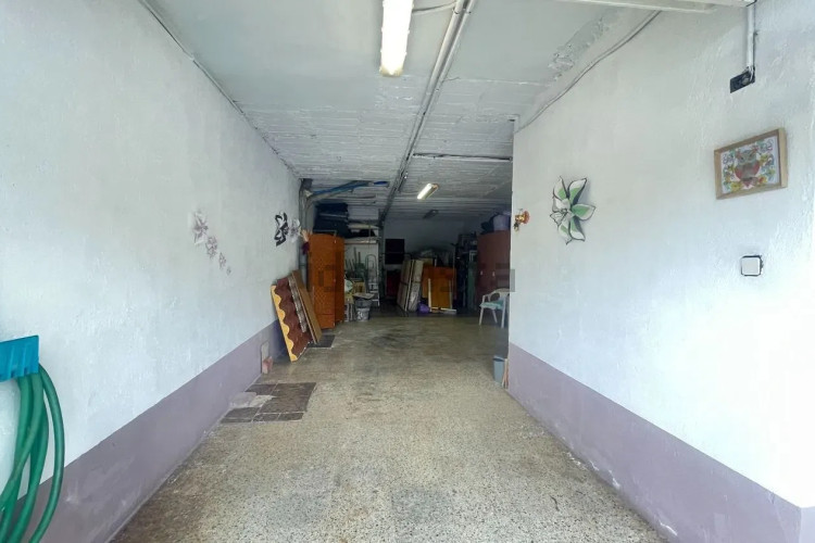 Casa independiente en carretera de Rellinars