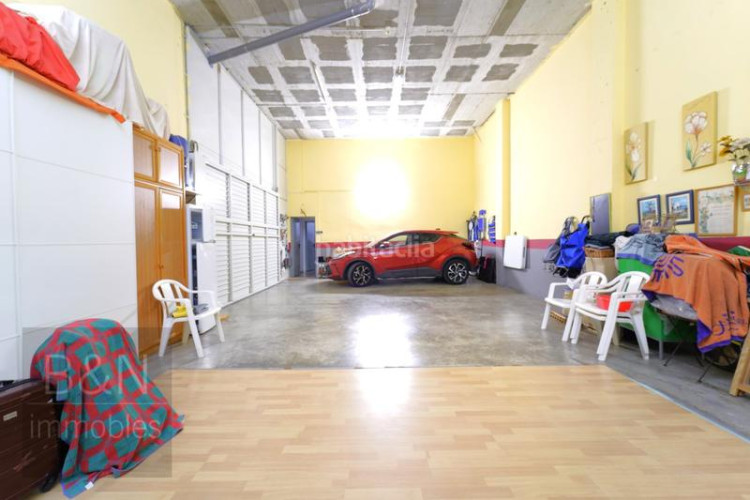 Dúplex espectacular terraza, garaje privado capacidad para 4 coches, vivienda amplia y luminosa! en Terrassa