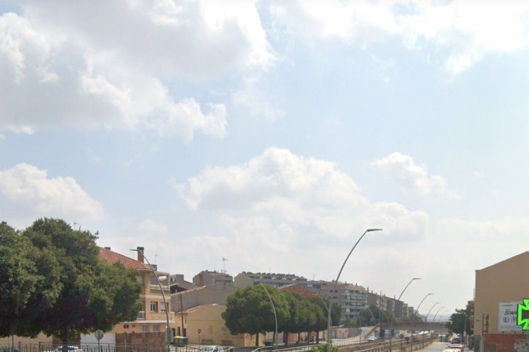 Carrer u010FAtenes, Roc Blanc