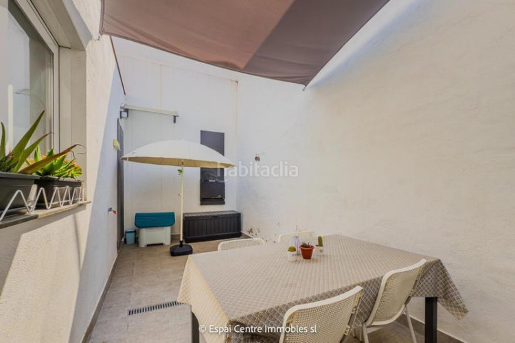 Casa adosada en exclusiva casa adosada reformada con terraza 15 m terraza solarium de 10 m en Can Palet lista para entrar a vivir en Terrassa