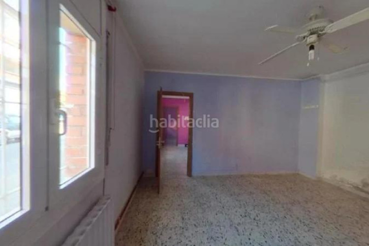 Piso (barcelona). "okupado" (no se puede visitar ni hipotecar). en Terrassa