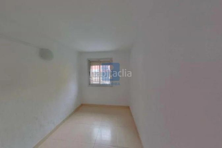 Piso inmueble ilegalmente okupado situado en la calle cavall bernat 45, 1 1, , barcelona en Terrassa