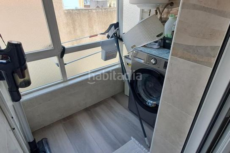 Ático atico totalmente reformado. 2 hab. dobles. 2 terrazas. amplio estudio. en Terrassa