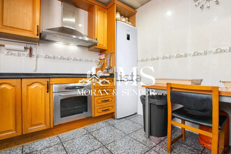 Chalet adosado en calle del Tibidabo, 33