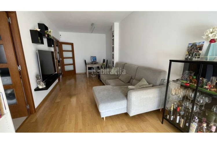 Piso  en can aurell de ambar de 84 m2 y 3 habitaciones en Terrassa