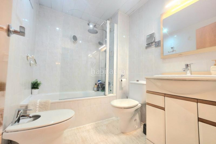 Piso 3 dormitorios, piscina, parking y trastero en Terrassa