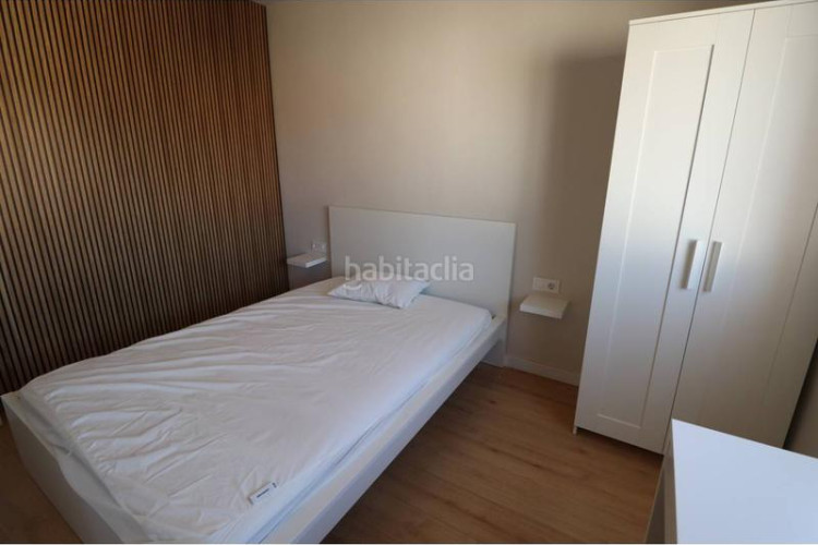 Piso escoles, acabado de reformar en Plaça Catalunya - Escola Industrial Terrassa