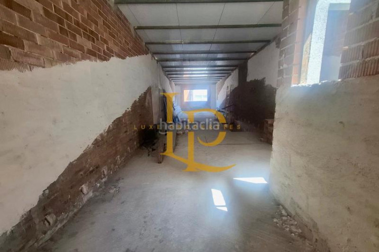 Casa  de pueblo independiente en construccion para acabar a tu gusto en Terrassa