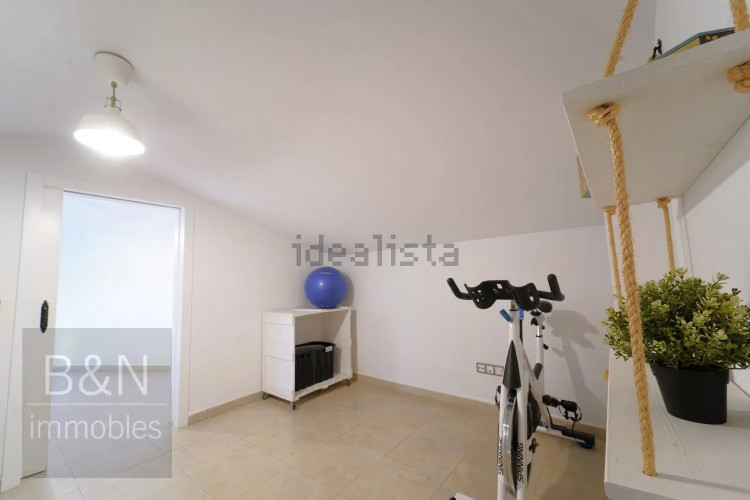 ¡Bienvenido al hogar de tus sueños! Este exclusivo dúplex es mucho más que una vivienda.