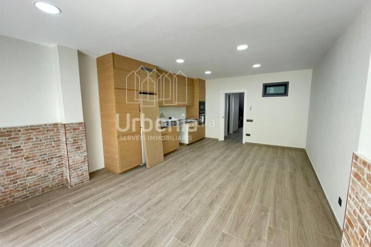 Piso  en venta en Ca n'Aurell Terrassa