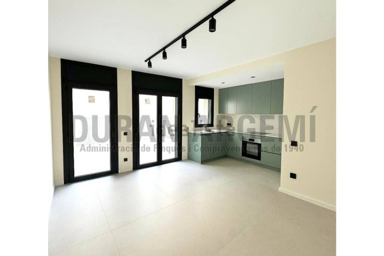 Piso en calle de la Creu Gran, 35