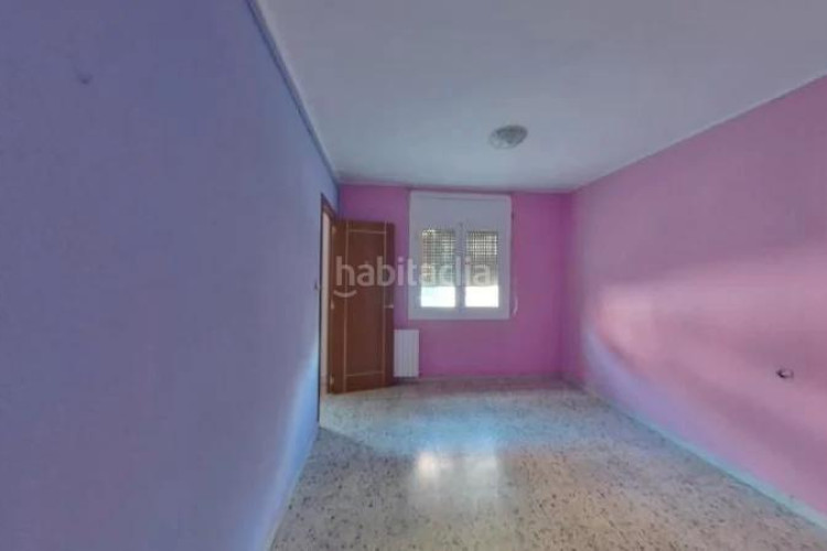 Piso (barcelona). "okupado" (no se puede visitar ni hipotecar). en Terrassa