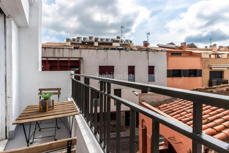 Dúplex vivienda tipo dúplex de 4 habs. con terraza. zona Segle XX. en Terrassa