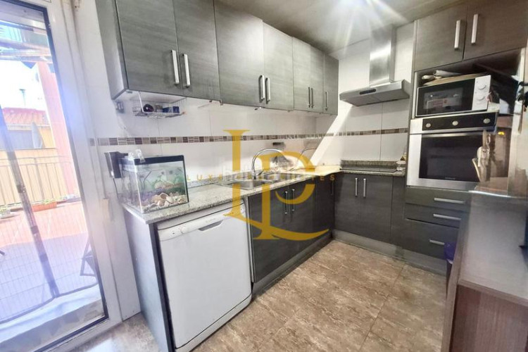 Ático en venta ático de tres habitaciones y amplias terrazas con vistas panoramicas en Terrassa