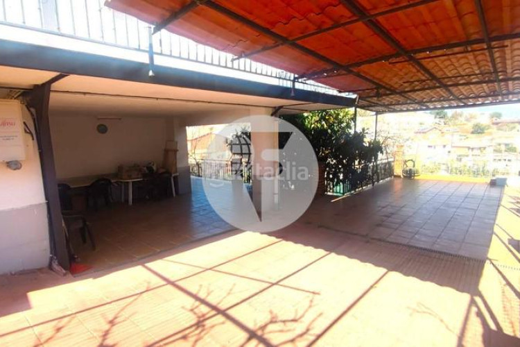 Casa encantadora casa independiente en Can Parellada, perfecta para dos familias en Terrassa