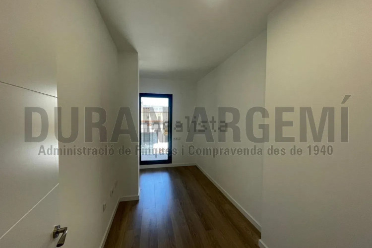 Piso en calle Transversal, 181