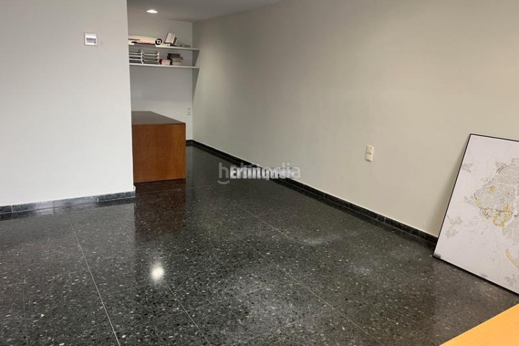 Piso excelente piso en vallparadis con balcon y terraza. en Terrassa