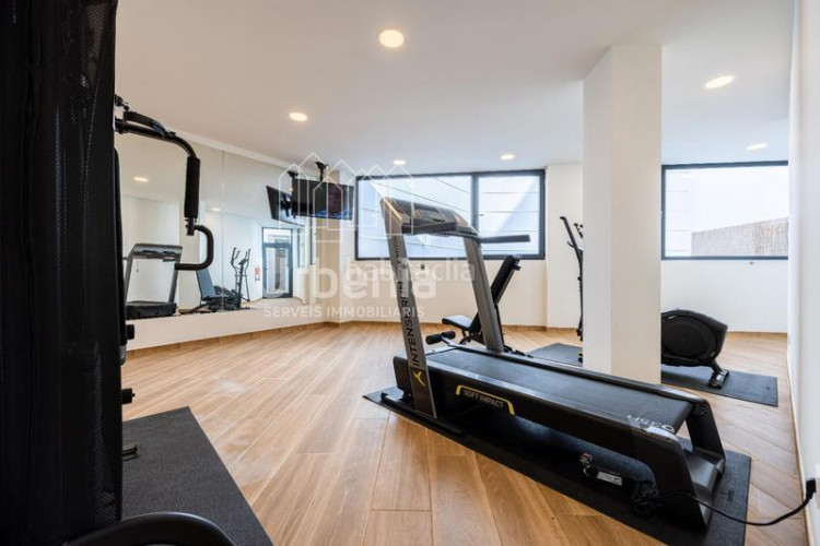 Dúplex luminosos dúplex con terraza con buenas vistas de 3 y 4 dormitorios en Terrassa