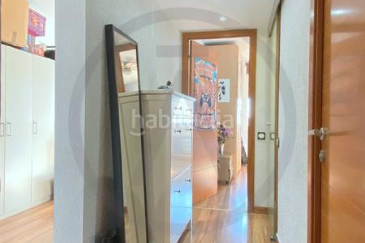 Piso muy amplio y reformado! en San Pere Terrassa
