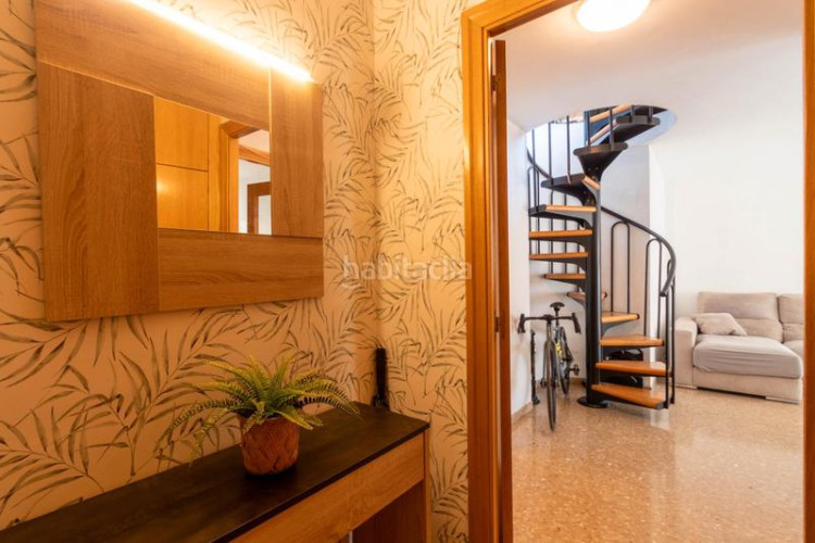 Dúplex zona centro. luminoso ático dúplex de 3habs. + 2lav. + terraza en Terrassa