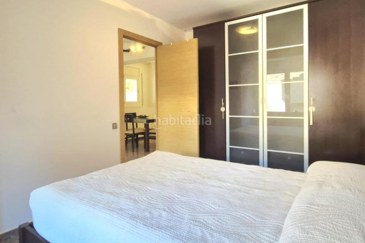 Piso cantoner de 115 m2 amb 4 hab i 2 banys al carrer faraday a 100 metres de la plaça del progres en Terrassa