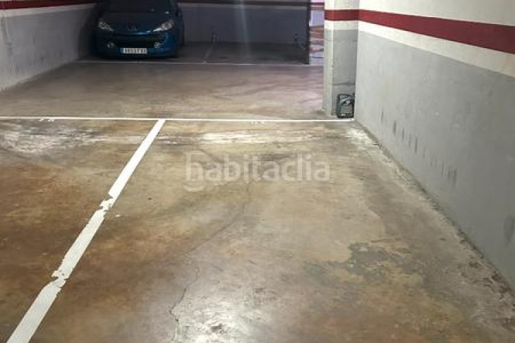 Piso  2 habit. + balcon-terracita+ parking junto a rbla. f. macia en Terrassa