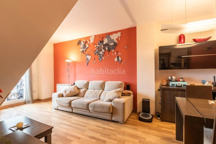Dúplex este fantástico dúplex de 91m² situado en la calle ample en Terrassa