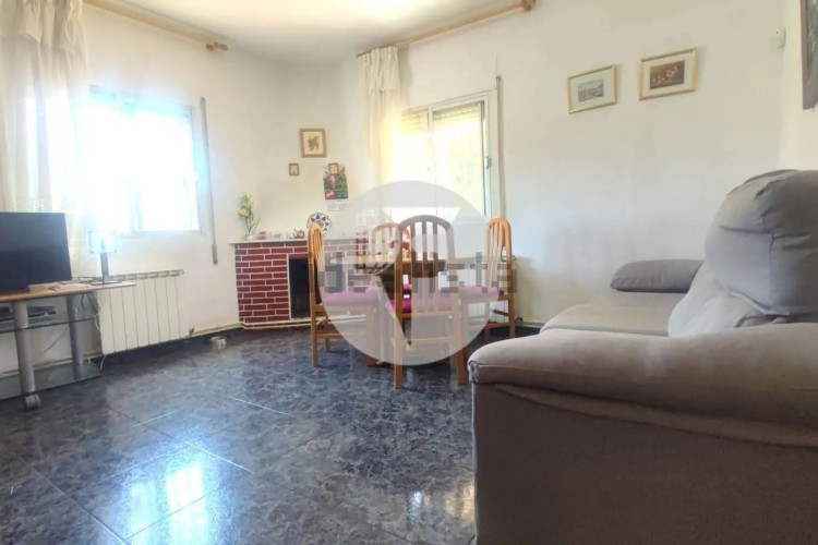 Casa independiente en calle del Camerun