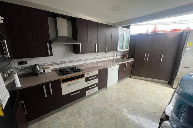 Chalet  en venta en La Cogullada, 5 dormitorios. en Terrassa